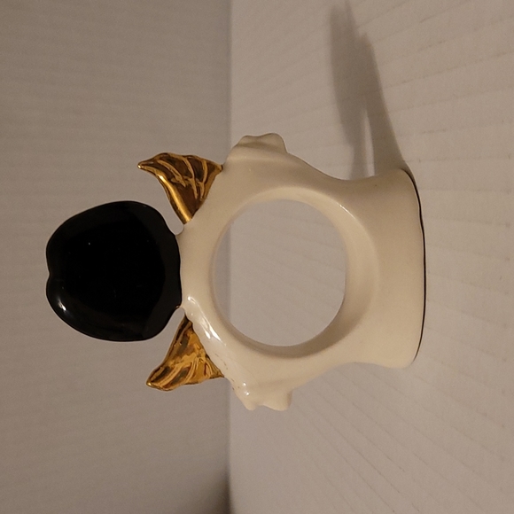 Adorable Set of 4 Porcelain Angel Napkin Rings - Picture 4 of 10